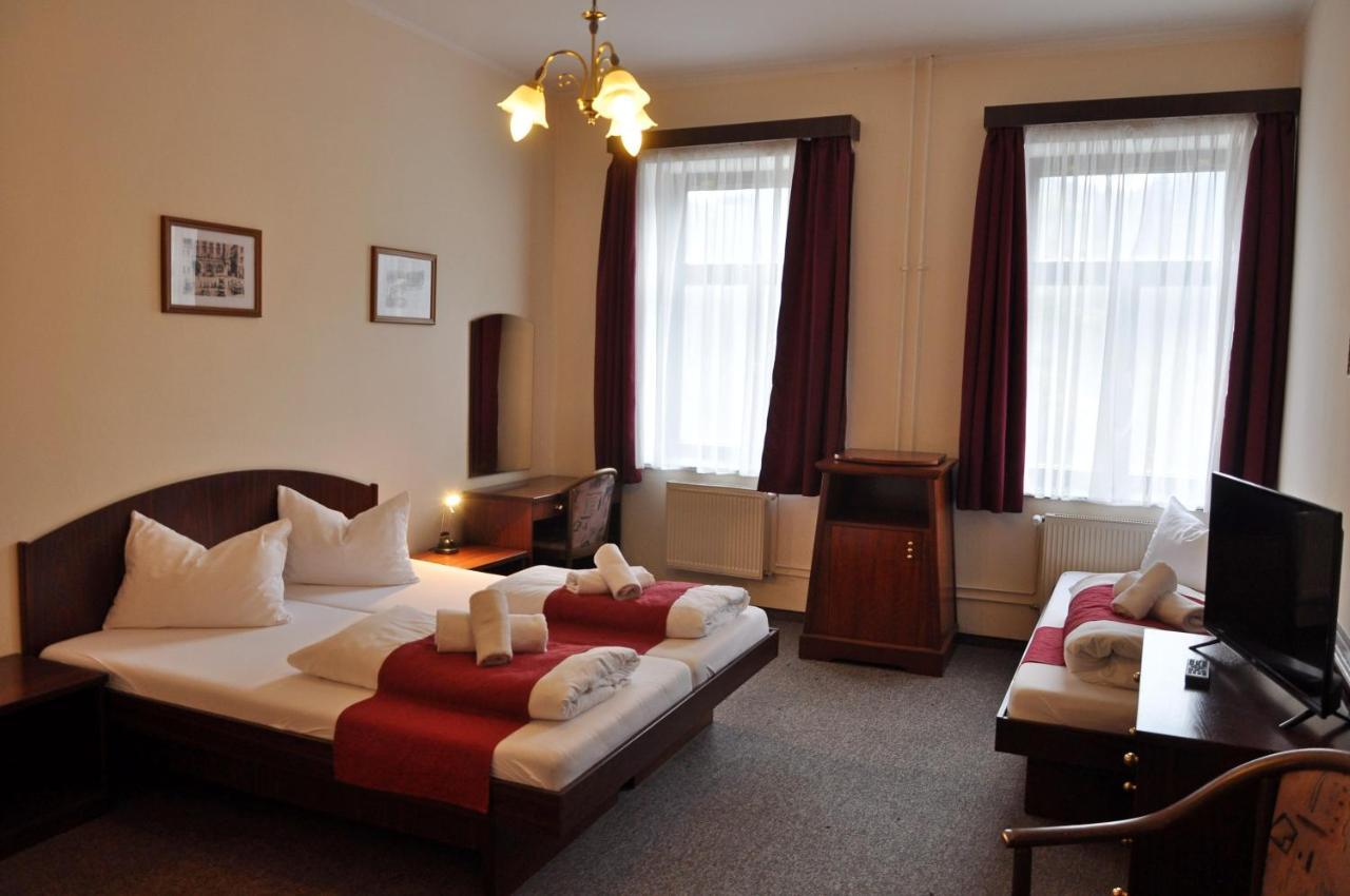 Hotel U Bileho Kone Loket Kamer foto