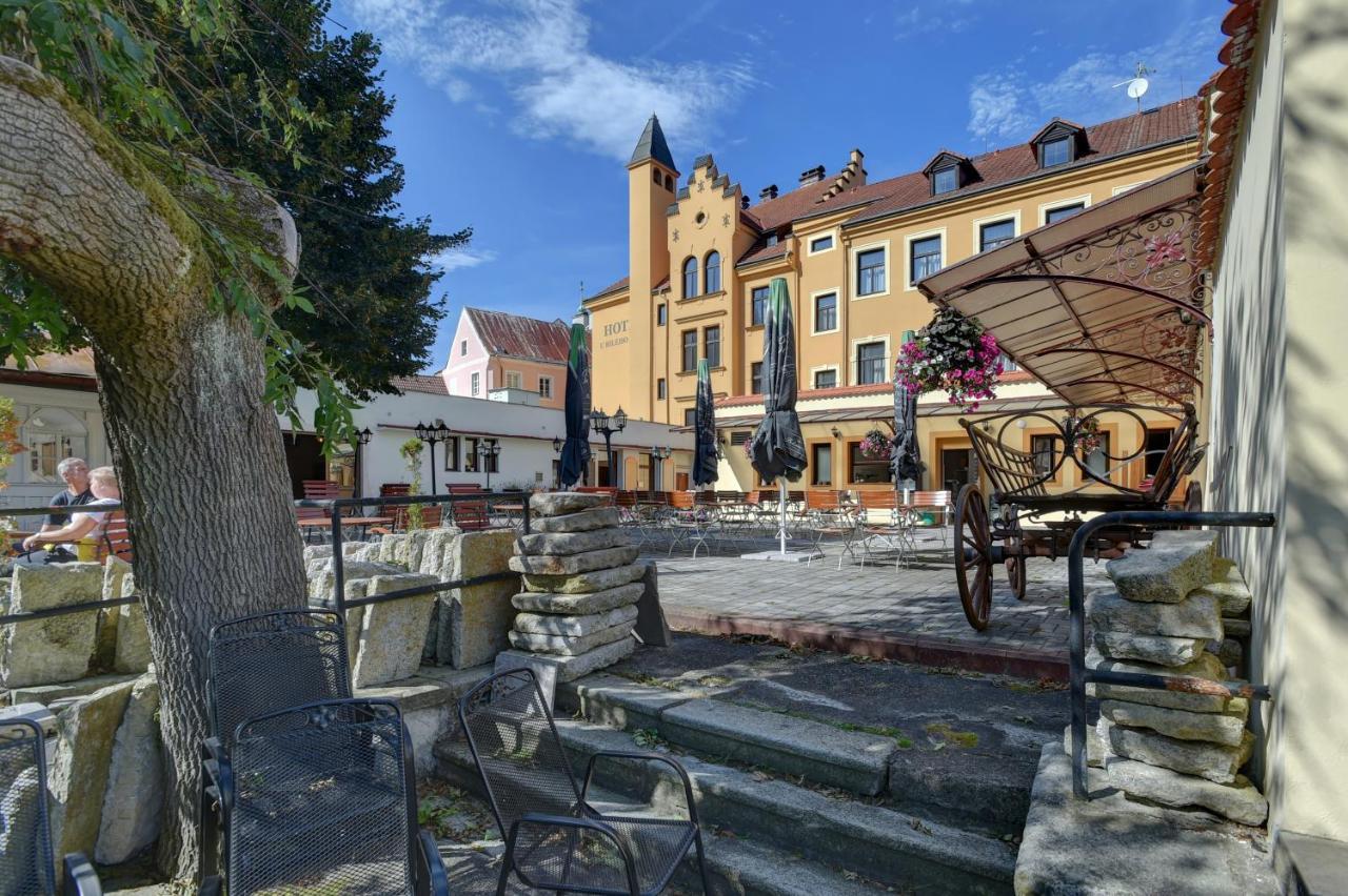 Hotel U Bileho Kone Loket Buitenkant foto