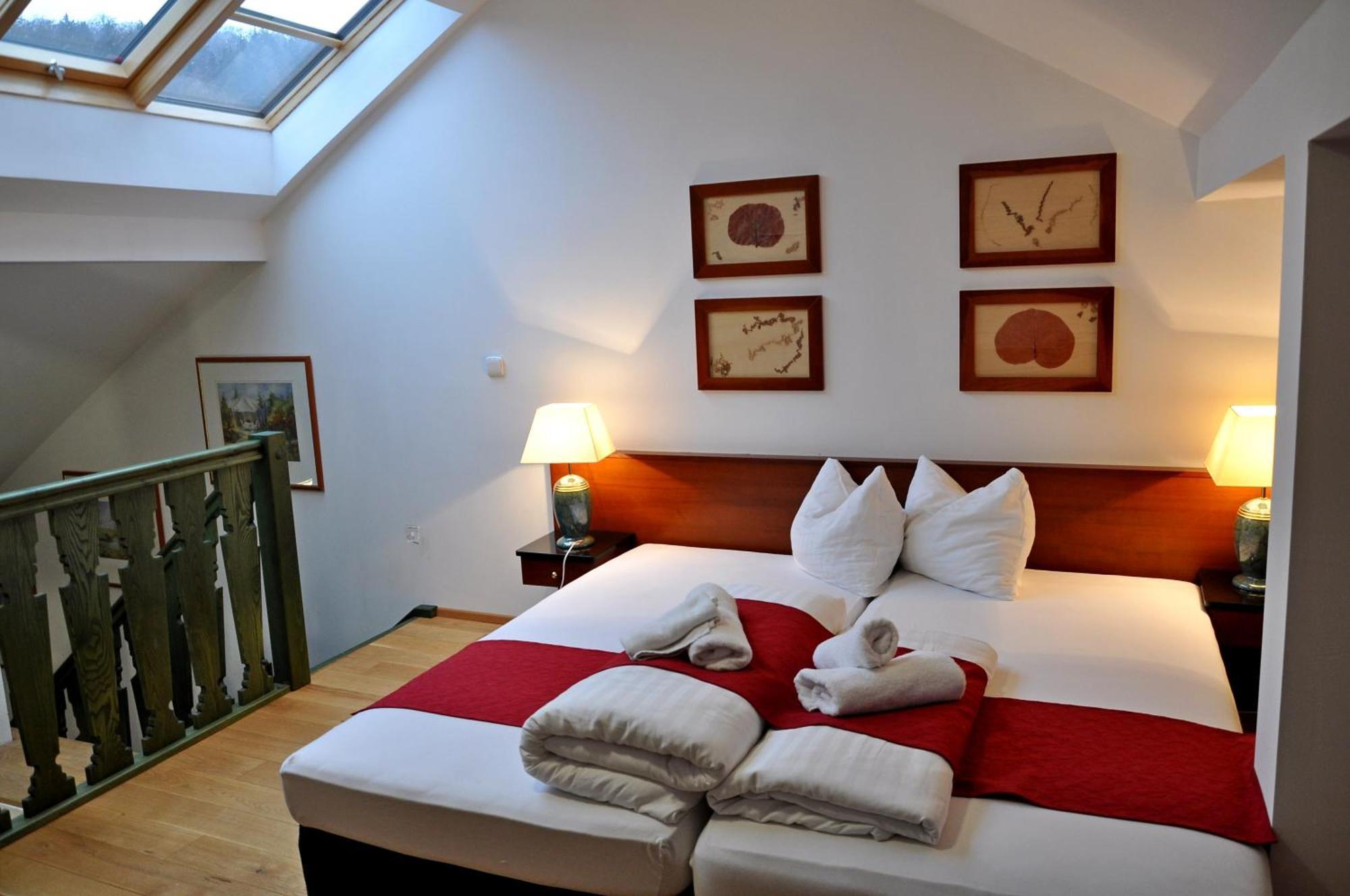 Hotel U Bileho Kone Loket Kamer foto