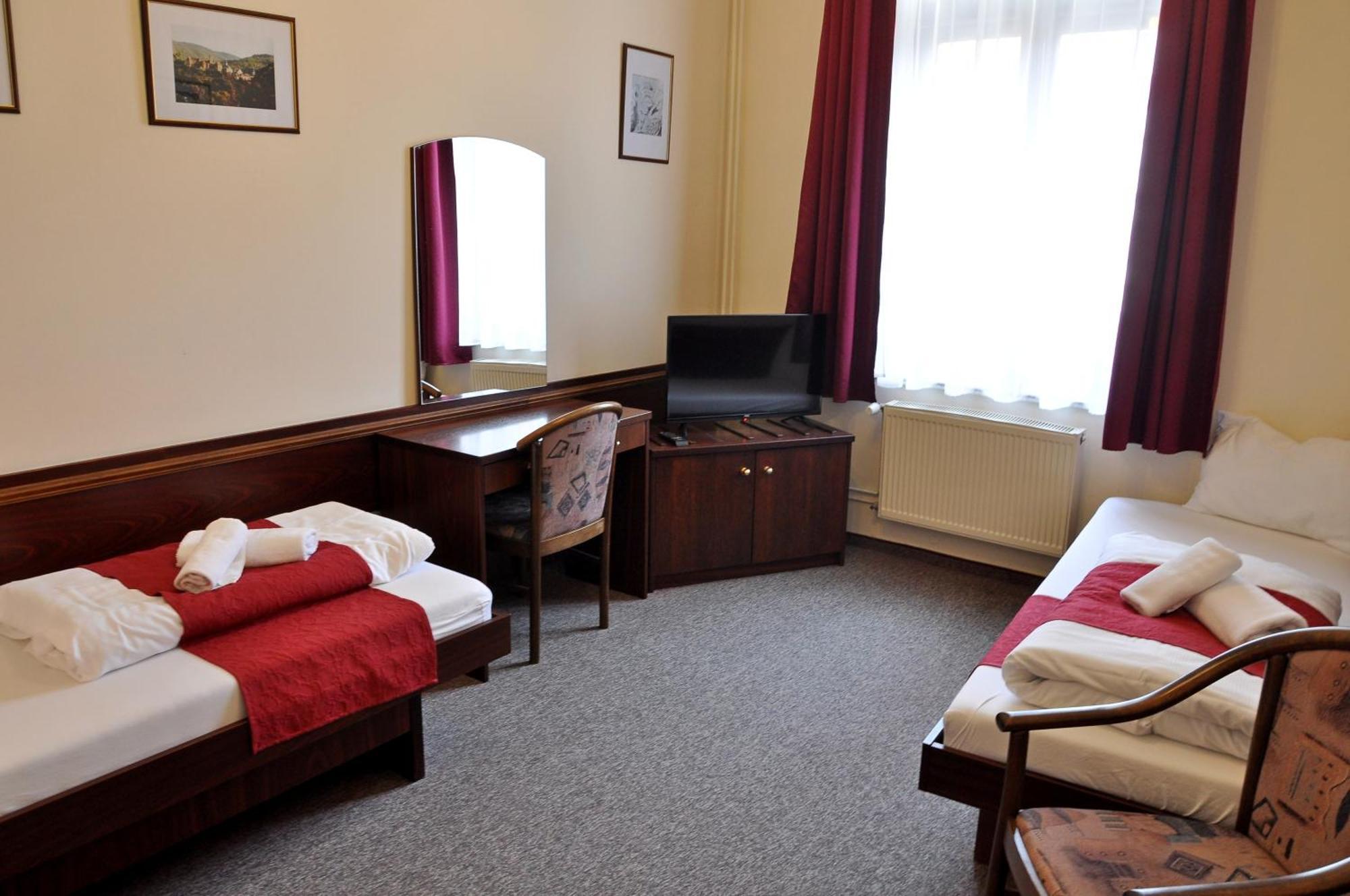 Hotel U Bileho Kone Loket Kamer foto